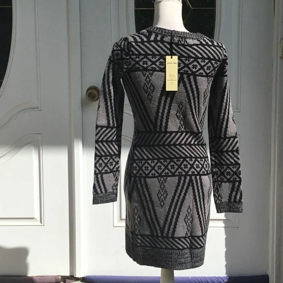 PINK ROSE DRESS - Picture 2 of 6